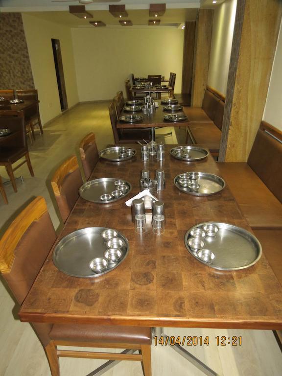 Hotel Sunny Classic Mahābaleshwar Exterior foto