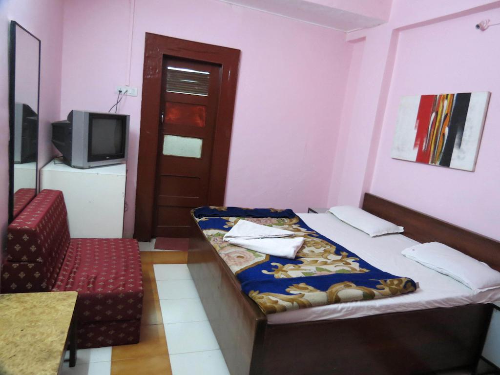 Hotel Sunny Classic Mahābaleshwar Exterior foto
