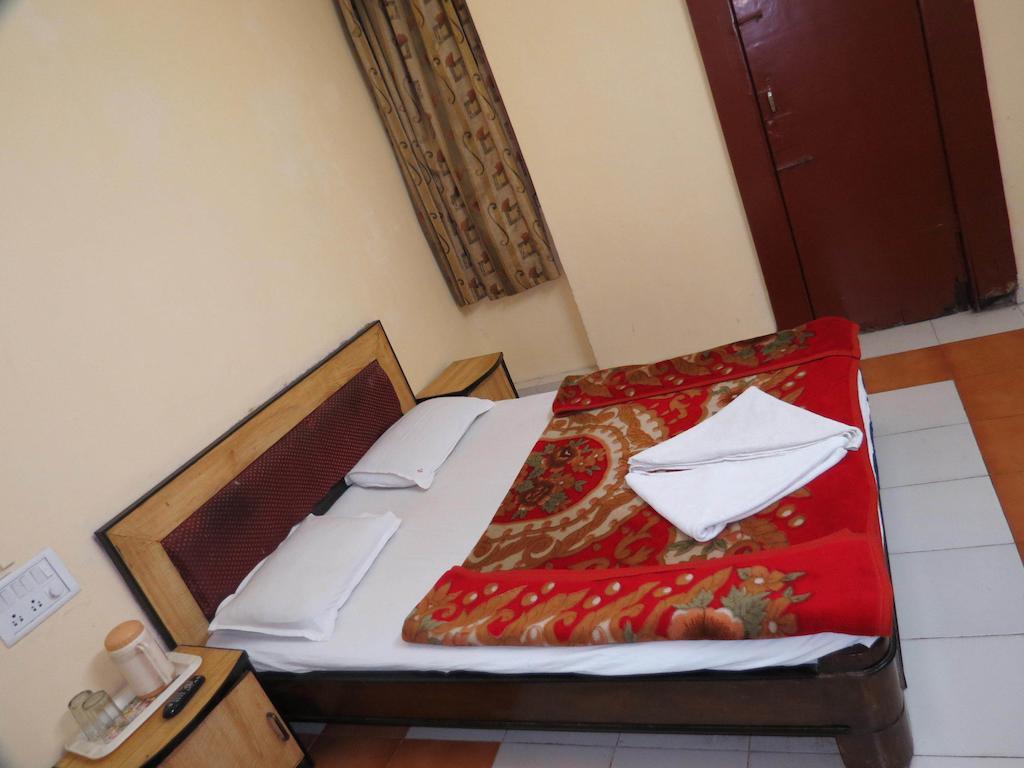 Hotel Sunny Classic Mahābaleshwar Exterior foto