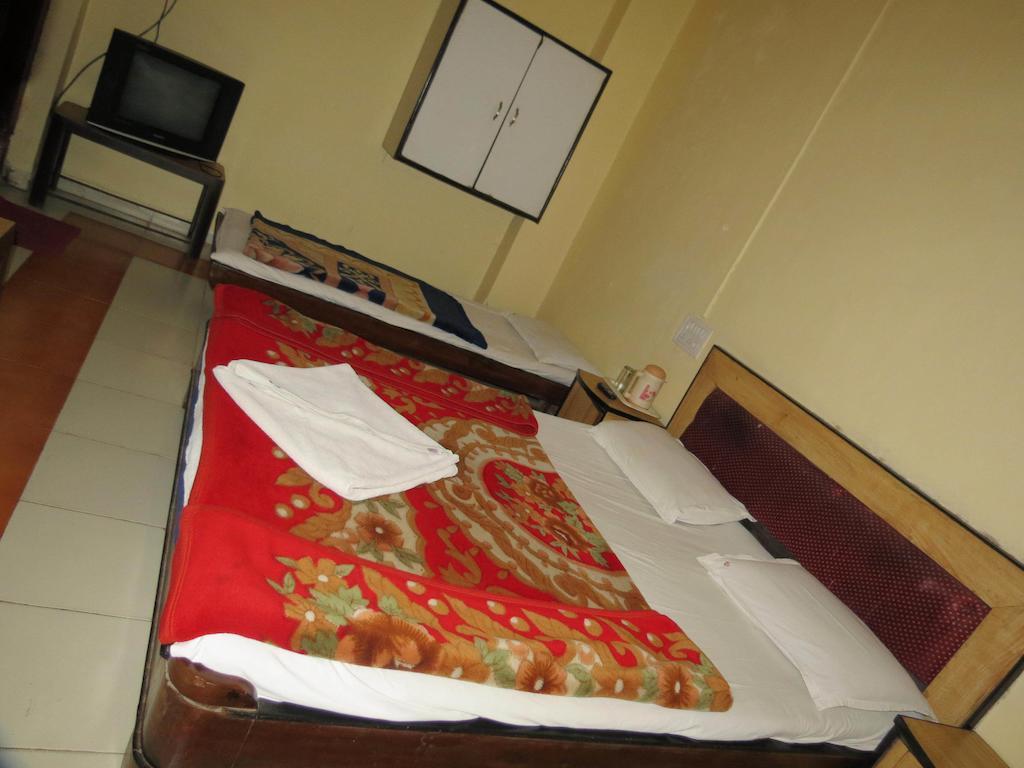 Hotel Sunny Classic Mahābaleshwar Exterior foto