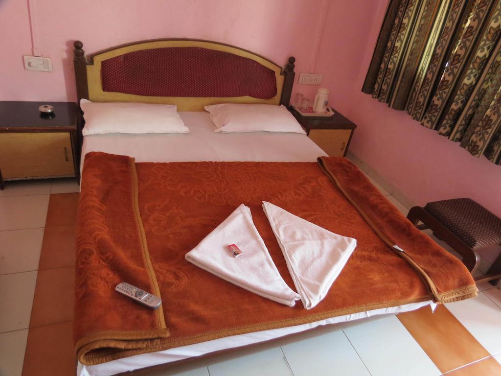 Hotel Sunny Classic Mahābaleshwar Exterior foto