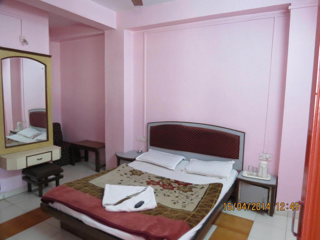Hotel Sunny Classic Mahābaleshwar Exterior foto