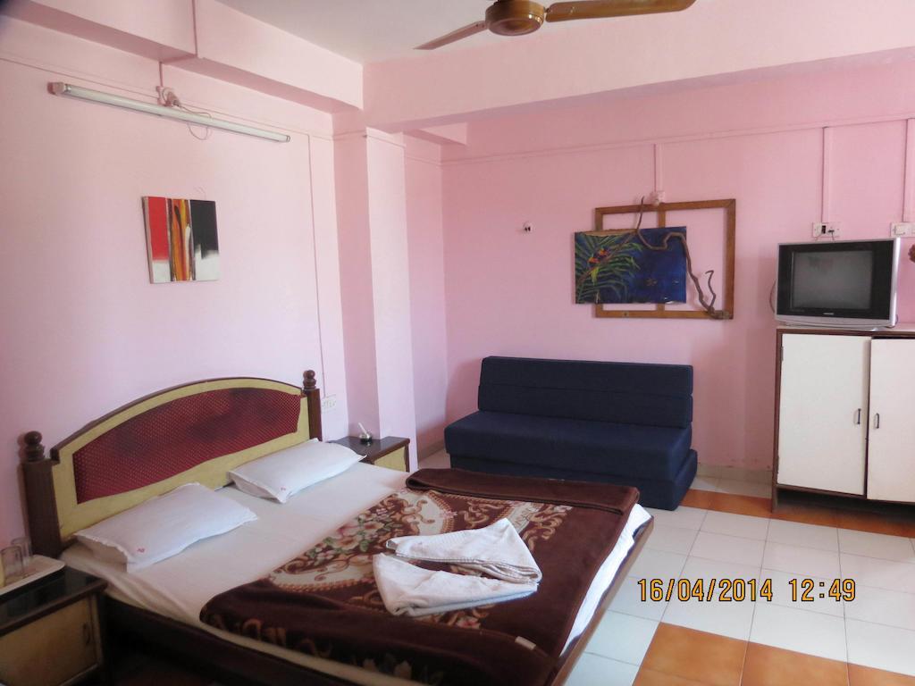 Hotel Sunny Classic Mahābaleshwar Exterior foto